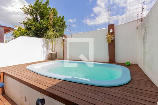 Área externa de casa à venda com 3 quartos, 90m² em Canudos, Novo Hamburgo