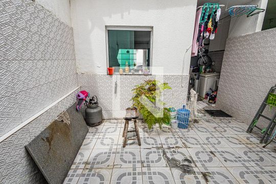 Quintal / Garagem de casa para alugar com 2 quartos, 100m² em Etelvina Carneiro, Belo Horizonte