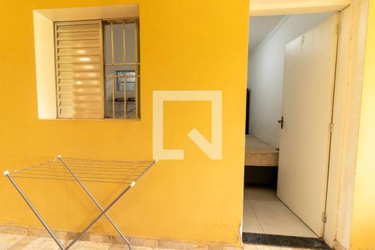 Área externa de casa para alugar com 1 quarto, 20m² em Vila Gomes, São Paulo