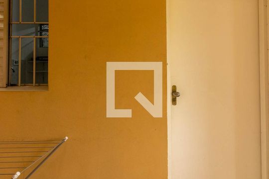 Área externa de casa para alugar com 1 quarto, 20m² em Vila Gomes, São Paulo