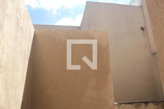 Sacada de casa de condomínio à venda com 2 quartos, 58m² em Jardim Cidália, São Paulo