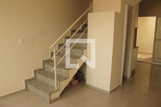 Casa de Condomínio para alugar com 2 quartos, 58m² em Jardim Cidália, São Paulo
