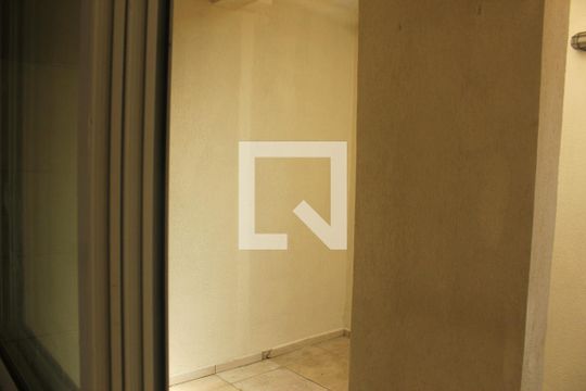 Área de Serviço de casa de condomínio para alugar com 2 quartos, 58m² em Jardim Cidália, São Paulo
