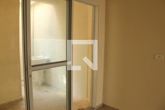 Cozinha de casa de condomínio para alugar com 2 quartos, 58m² em Jardim Cidália, São Paulo