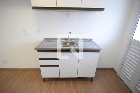 Cozinha de apartamento à venda com 1 quarto, 40m² em Vila Monumento, São Paulo