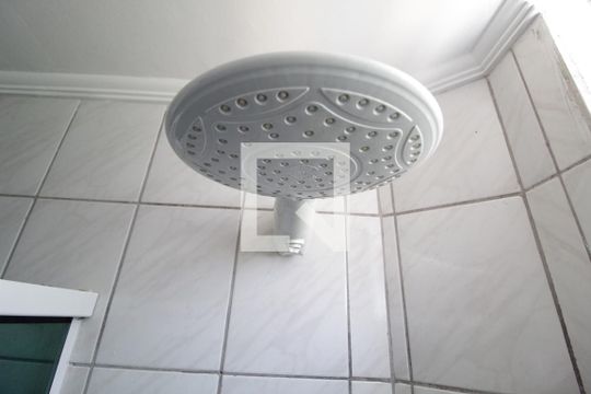 Banheiro Social de apartamento para alugar com 3 quartos, 82m² em Patrimônio, Uberlândia