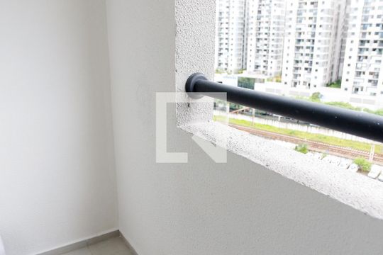 Sacada de kitnet/studio para alugar com 1 quarto, 29m² em Bonfim, Osasco