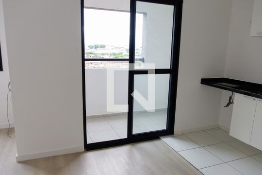 sala de kitnet/studio para alugar com 1 quarto, 29m² em Bonfim, Osasco