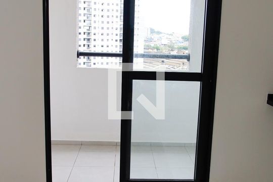 sala de kitnet/studio para alugar com 1 quarto, 29m² em Bonfim, Osasco