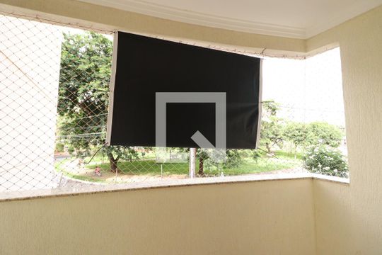 Sacada de apartamento para alugar com 3 quartos, 102m² em Santa Mônica, Uberlândia