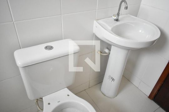 Banheiro 1 de casa de condomínio para alugar com 2 quartos, 106m² em Campo Grande, Rio de Janeiro