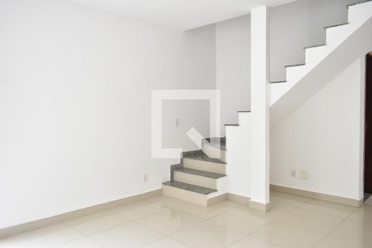Sala de casa de condomínio à venda com 2 quartos, 106m² em Campo Grande, Rio de Janeiro