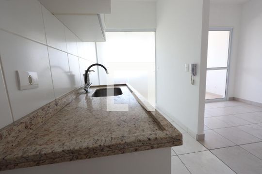 Cozinha de apartamento para alugar com 2 quartos, 50m² em Vila Prudente, São Paulo