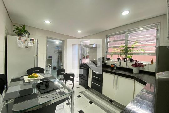 Cozinha de casa à venda com 4 quartos, 150m² em Vila Gustavo, São Paulo