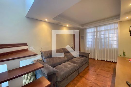 Sala de casa à venda com 4 quartos, 150m² em Vila Gustavo, São Paulo