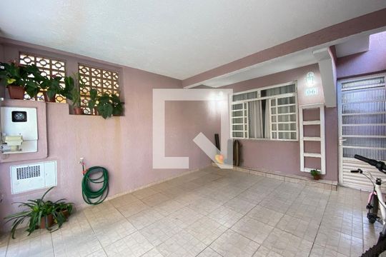 Garagem de casa à venda com 4 quartos, 150m² em Vila Gustavo, São Paulo