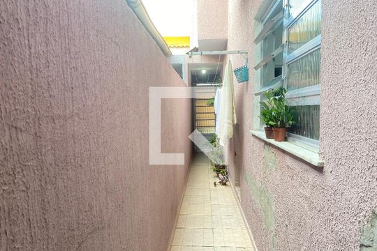 Corredor de casa à venda com 4 quartos, 150m² em Vila Gustavo, São Paulo