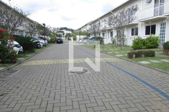 Condomínio de casa de condomínio para alugar com 2 quartos, 75m² em Campo Grande, Rio de Janeiro