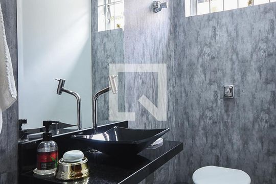 Lavabo de casa à venda com 3 quartos, 219m² em Vila Sonia, São Paulo