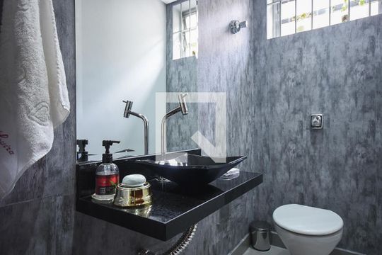 Lavabo de casa à venda com 3 quartos, 219m² em Vila Sonia, São Paulo