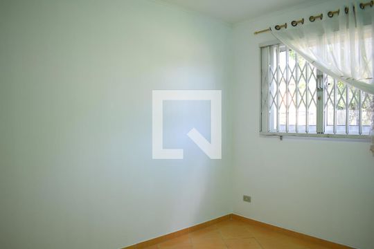 Quarto 2 de apartamento para alugar com 2 quartos, 46m² em Sítio Cercado, Curitiba