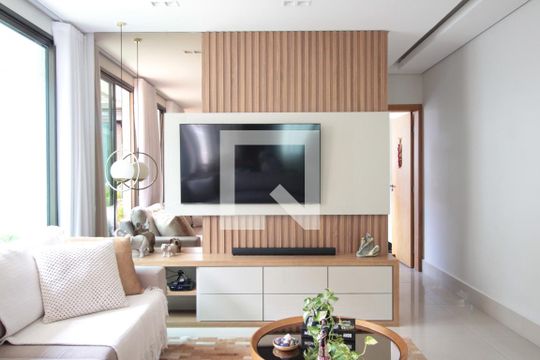 Sala de Estar de casa para alugar com 3 quartos, 180m² em Planalto, Belo Horizonte