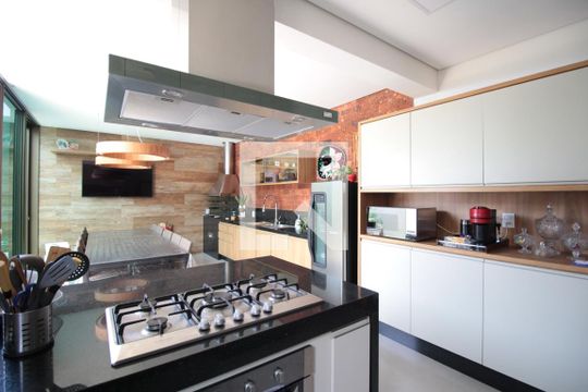 Cozinha de casa para alugar com 3 quartos, 180m² em Planalto, Belo Horizonte