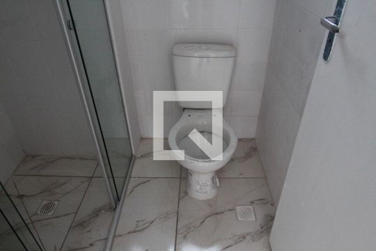 Banheiro de kitnet/studio para alugar com 1 quarto, 28m² em Vila Prudente, São Paulo