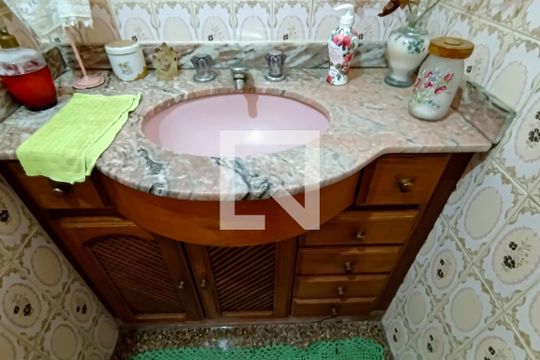 banheiro de casa à venda com 4 quartos, 600m² em Pechincha, Rio de Janeiro