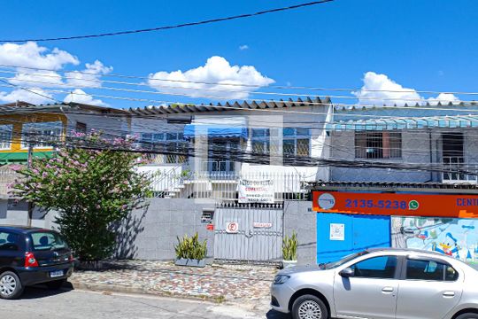 fachada de casa à venda com 4 quartos, 600m² em Pechincha, Rio de Janeiro