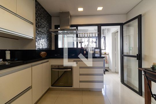 Cozinha de apartamento à venda com 2 quartos, 262m² em Aclimação, São Paulo