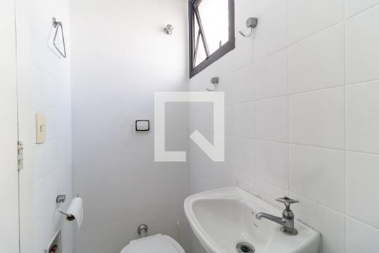 Banheiro de Serviço de apartamento à venda com 2 quartos, 262m² em Aclimação, São Paulo