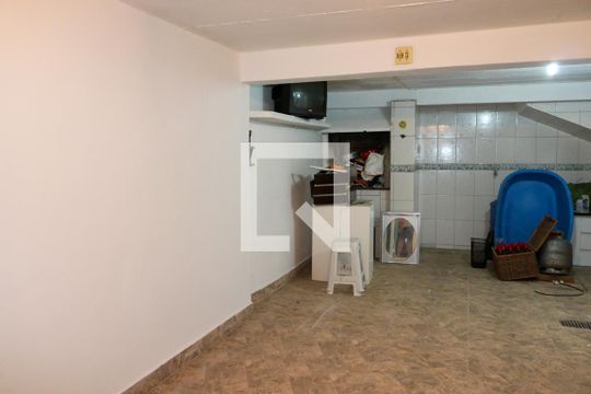 Área de Serviço de casa à venda com 3 quartos, 272m² em Santa Maria, Santo André