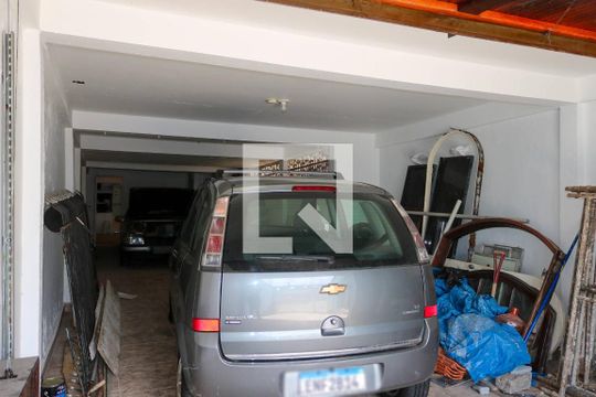 Garagem de casa à venda com 3 quartos, 272m² em Santa Maria, Santo André