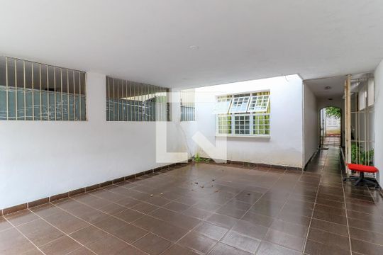 Garagem de casa à venda com 3 quartos, 160m² em Chácara Santo Antônio (zona Sul), São Paulo