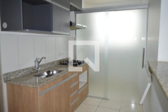 Cozinha de apartamento à venda com 2 quartos, 48m² em Cabral, Contagem