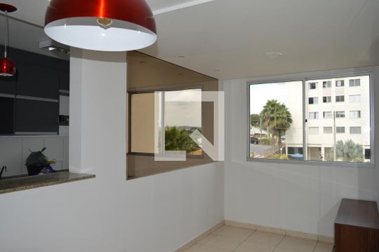 Sala de apartamento à venda com 2 quartos, 48m² em Cabral, Contagem