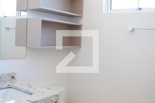 Banheiro 2 de casa de condomínio para alugar com 3 quartos, 137m² em Parolin, Curitiba