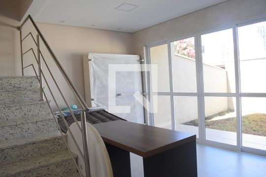 Sala 1 de casa de condomínio para alugar com 3 quartos, 137m² em Parolin, Curitiba