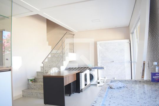 Casa de Condomínio para alugar com 3 quartos, 137m² em Parolin, Curitiba
