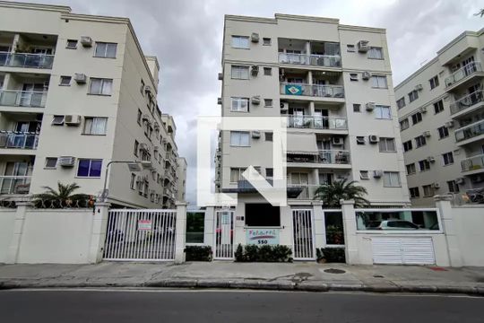 Fachada de apartamento à venda com 2 quartos, 60m² em Pechincha, Rio de Janeiro