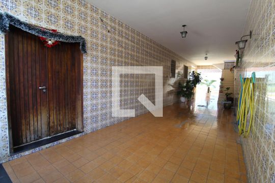 Garagem de casa à venda com 2 quartos, 237m² em Anil, Rio de Janeiro