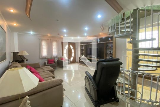 Casa à venda com 6 quartos, 350m² em Vila Dom Pedro Ii, São Paulo