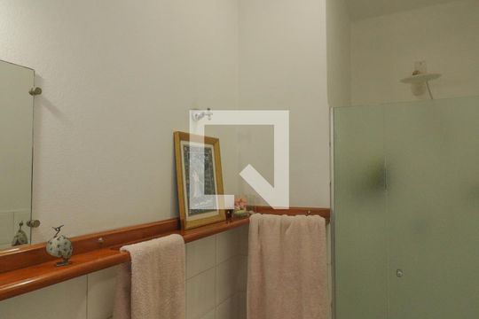 Banheiro da Suíte de casa à venda com 3 quartos, 230m² em Vila das Hortencias, Jundiaí