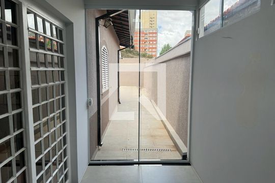 Casa à venda com 3 quartos, 200m² em Vila Georgina, Campinas
