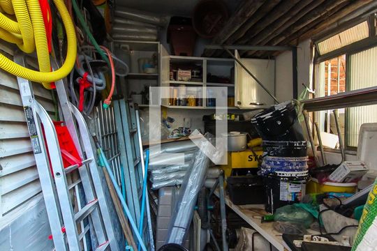 Despensa de casa à venda com 2 quartos, 250m² em Jardim Lajeado, São Paulo