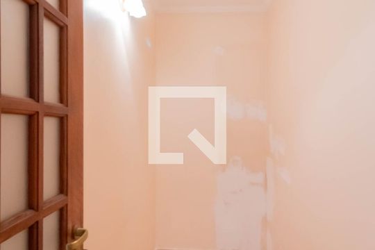 Espaço para Closet de casa para alugar com 4 quartos, 430m² em Jardim Maria Helena, Guarulhos