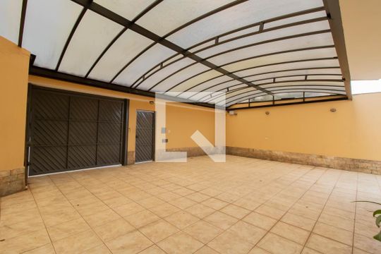 Garagem de casa para alugar com 4 quartos, 430m² em Jardim Maria Helena, Guarulhos