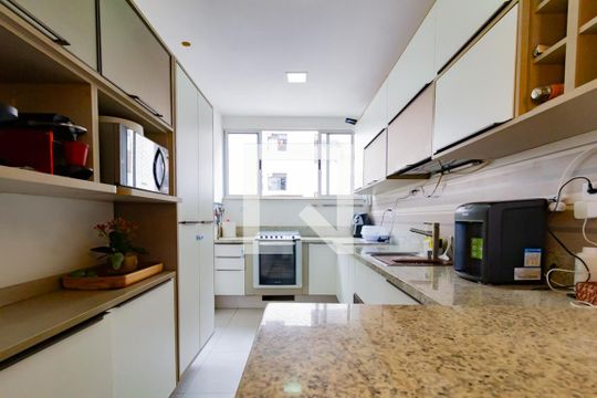 Cozinha de apartamento à venda com 4 quartos, 165m² em Gávea, Rio de Janeiro