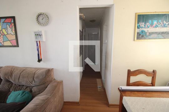 Corredor de apartamento para alugar com 2 quartos, 50m² em Lins de Vasconcelos, Rio de Janeiro
